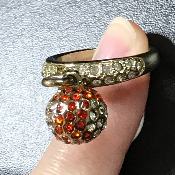 Gold Tone Ring with Rhinestones, size 7 1/2 - Picture 1 of 8